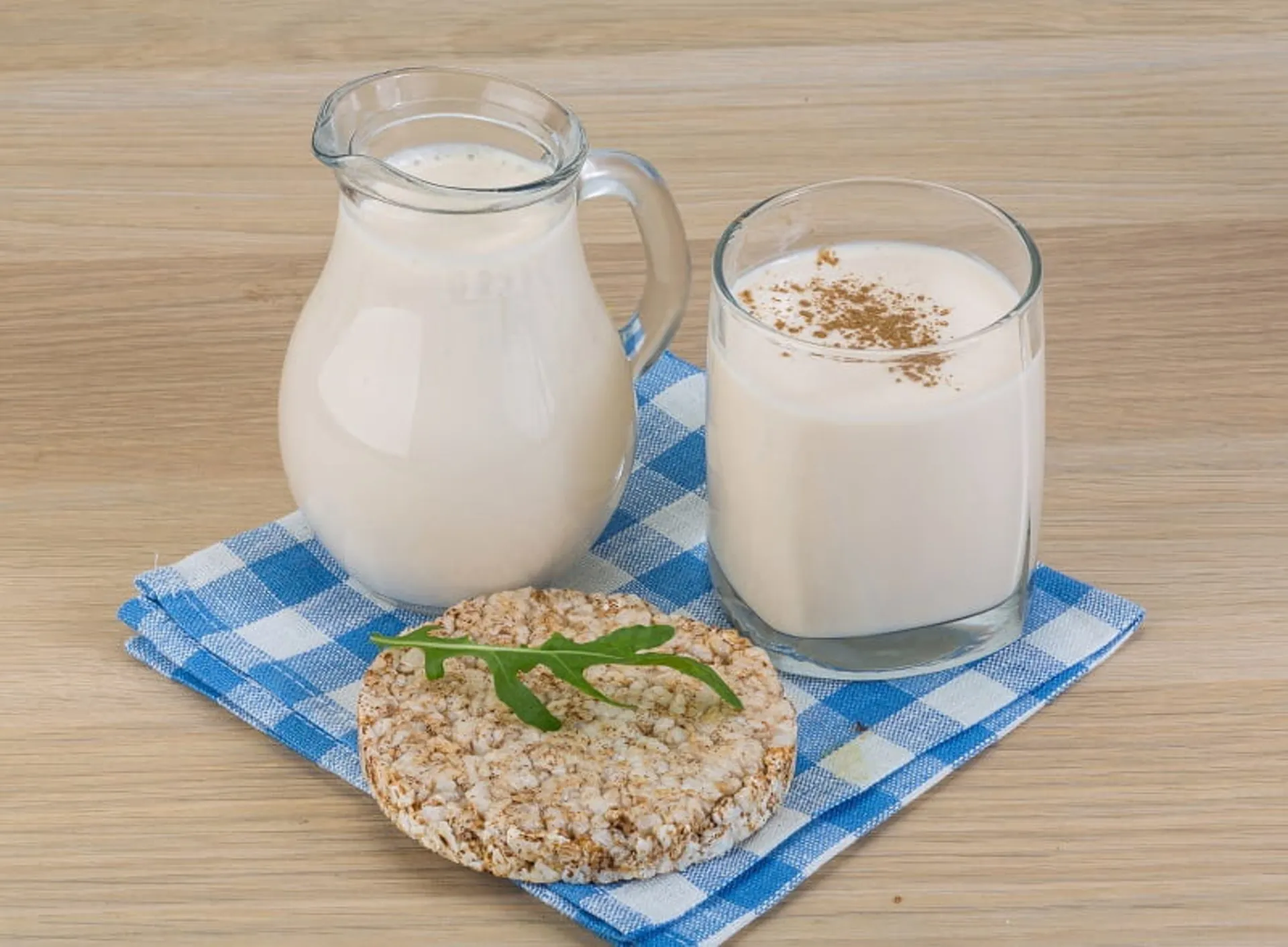 نوشیدنی گرم ساده با شیر