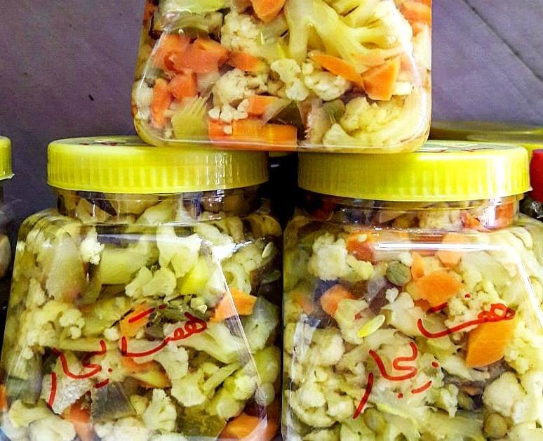 ترشی هفت بیجار رشتی با سرکه