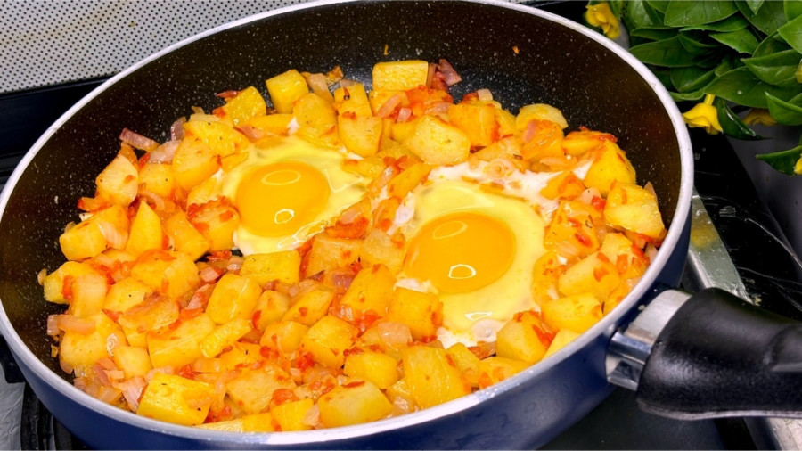 طرز تهیه املت سیب زمینی