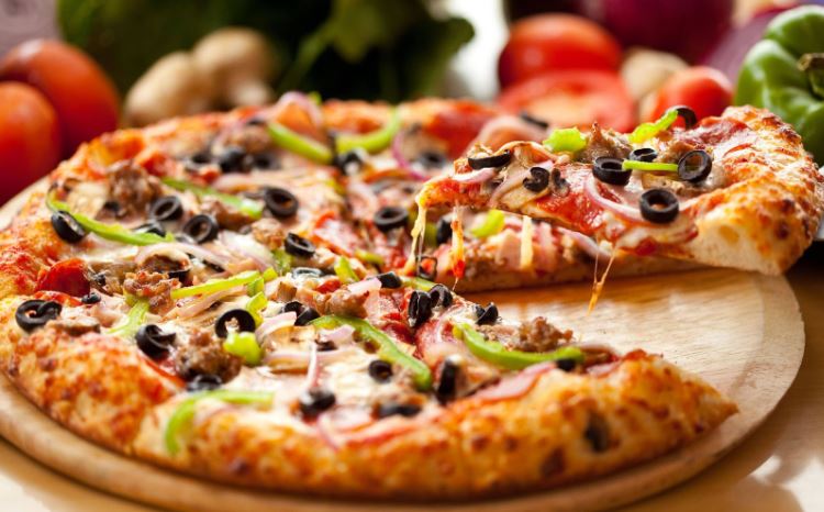 تهیه خمیر پیتزا خانگی