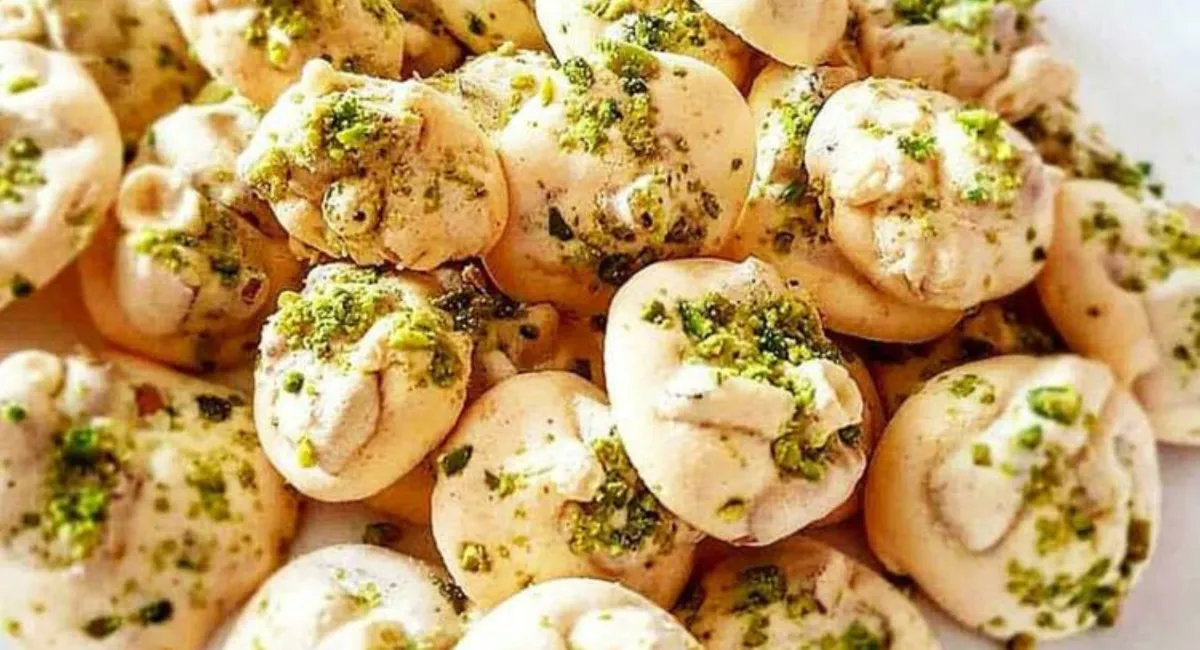 شیرینی پفکی گردویی