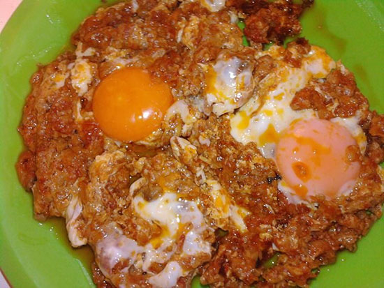 طرز تهیه میرزا قاسمی با تخم مرغ 