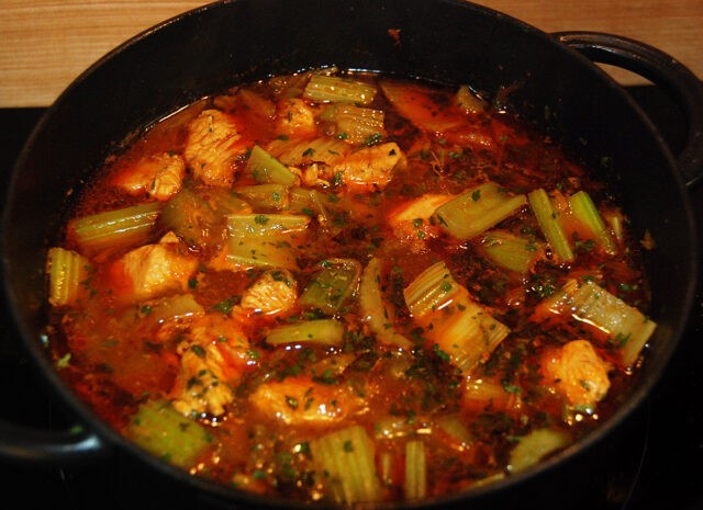 چه چیزی خورشت کرفس را خوشمزه می کند