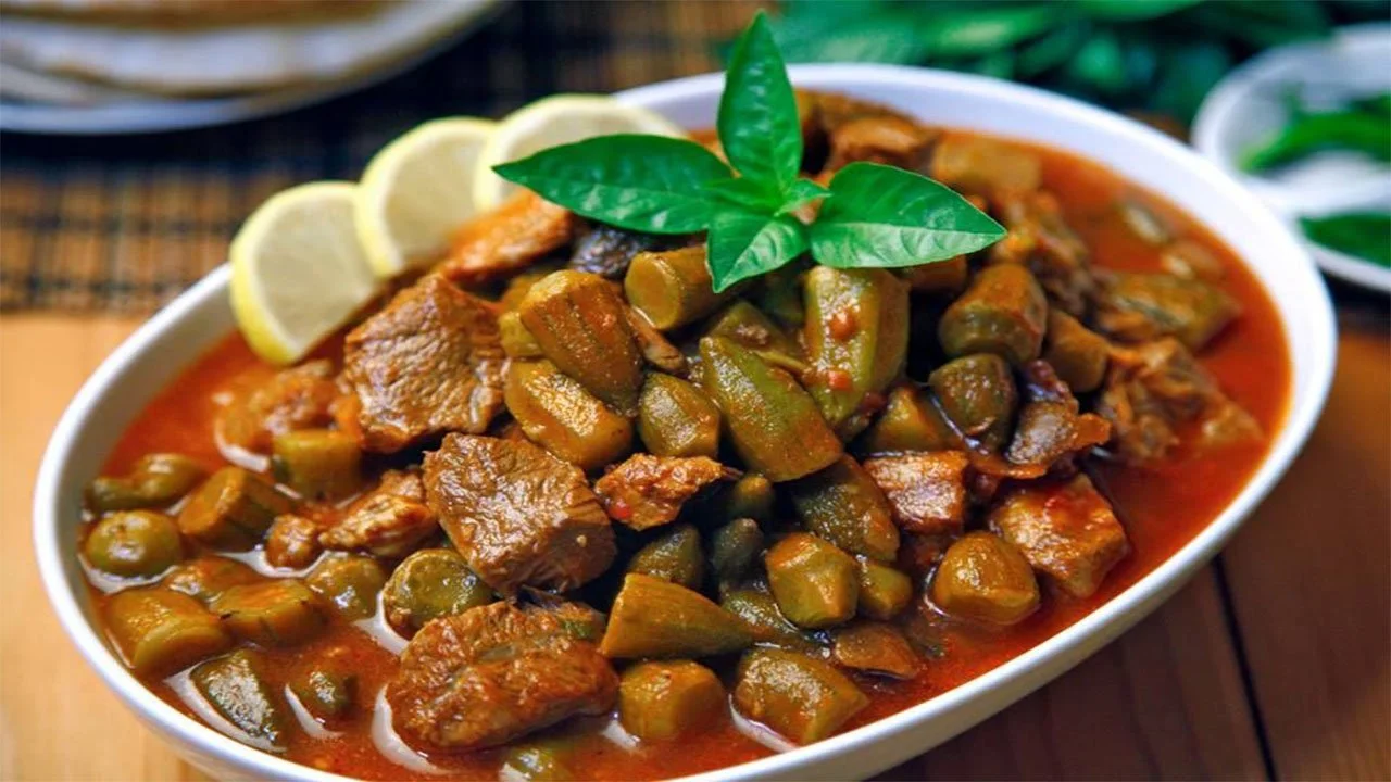 خورشت بامیه با بادمجان بدون گوشت و مرغ