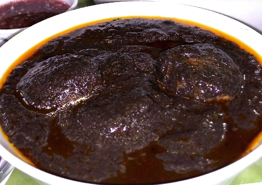 خورشت فسنجان مرغ با رب انار