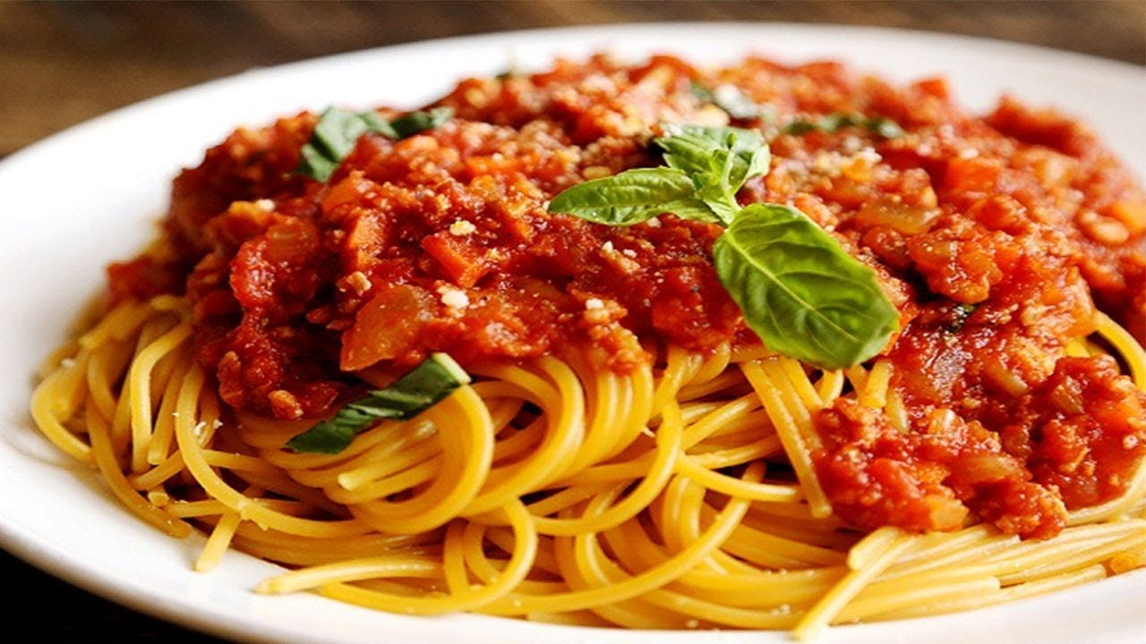 طرز تهیه ماکارونی با سویا وسیب زمینی
