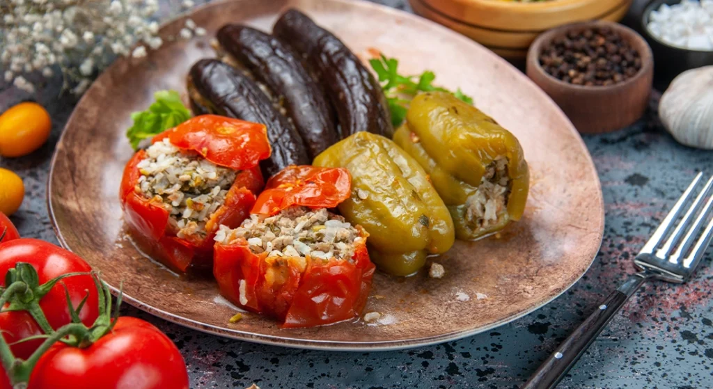 دلمه ی فلفل و بادمجان و گوجه فرنگی