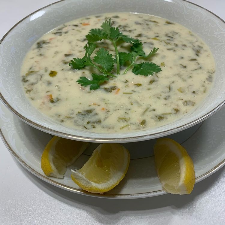 سوپ گشنیز با ماست