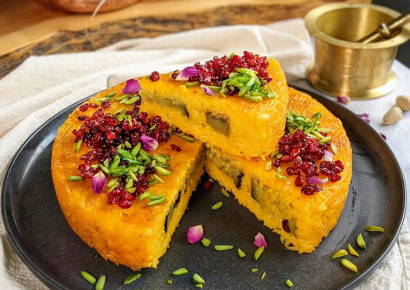ته چین مرغ در تابه رژیمی