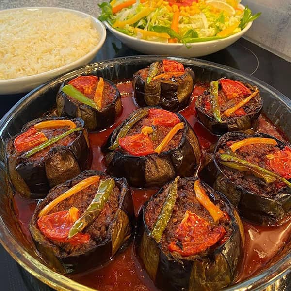 طرز تهیه دلمه بادمجان شکم پر و فلفل و گوجه