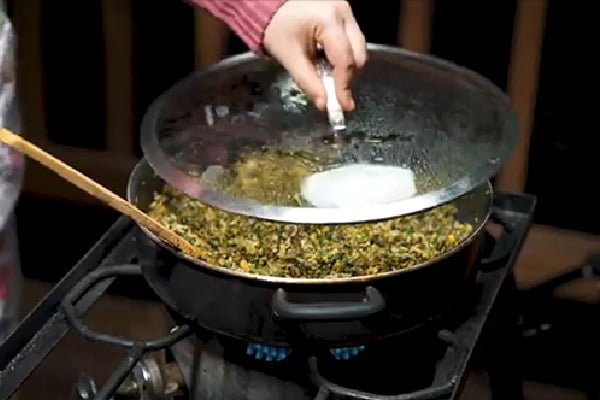دلمه برگ مو تبریزی با گوشت چرخ کرده