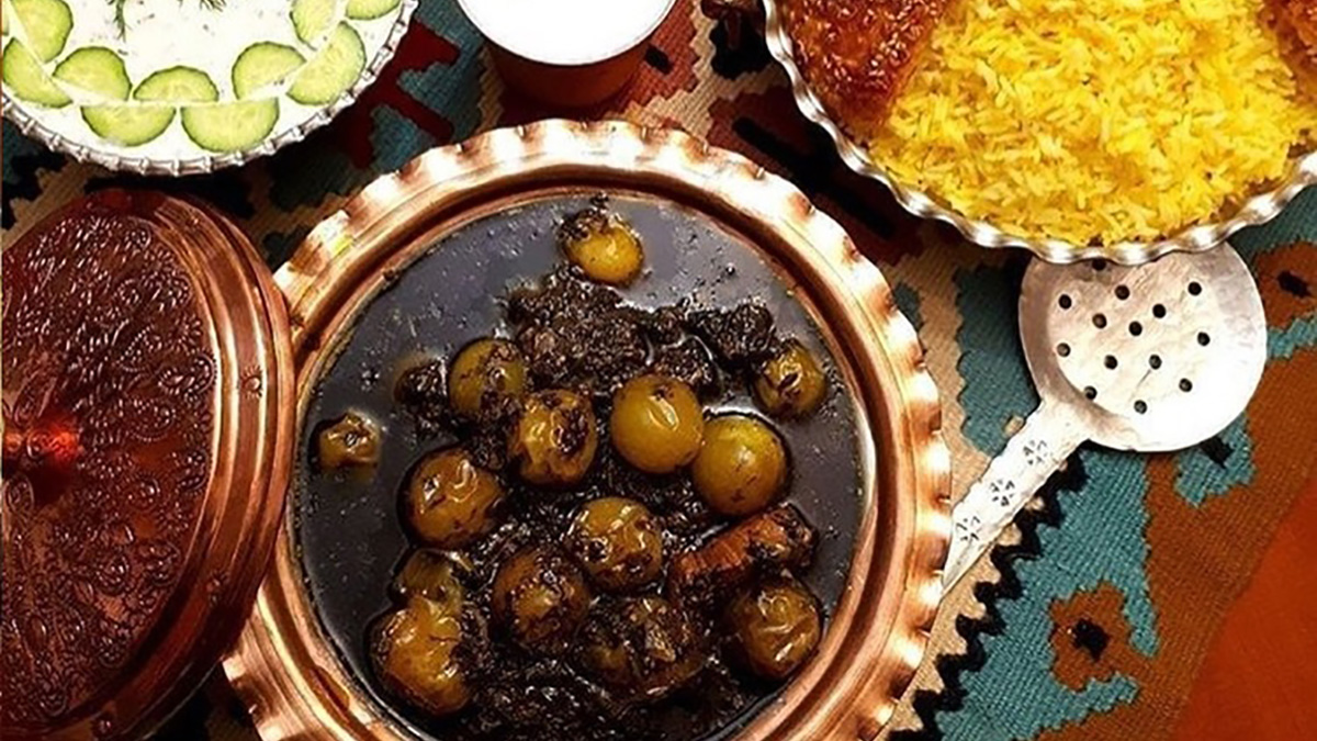 مواد لازم خورشت گوجه سبز
