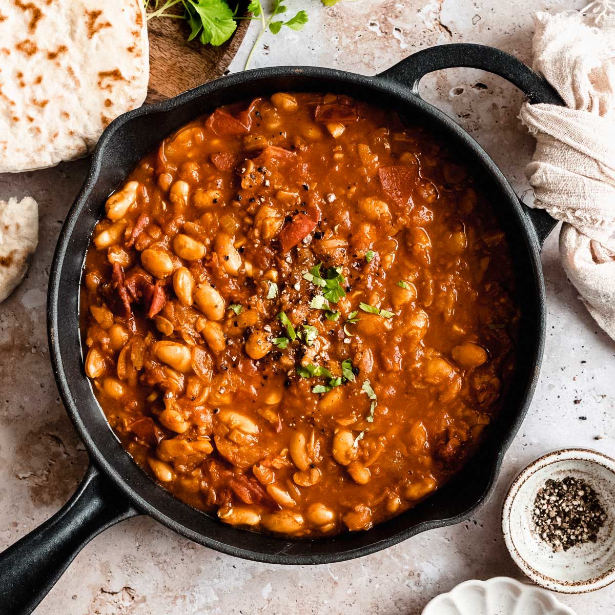 طرز تهیه خوراک لوبیا چیتی با مرغ