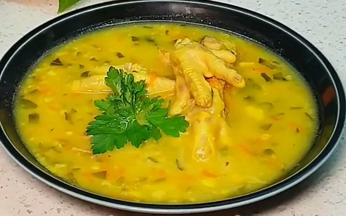 سوپ ورمیشل با پای مرغ
