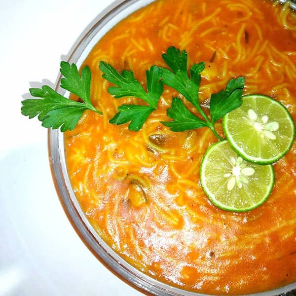 سوپ ورمیشل با مرغ و سبزیجات