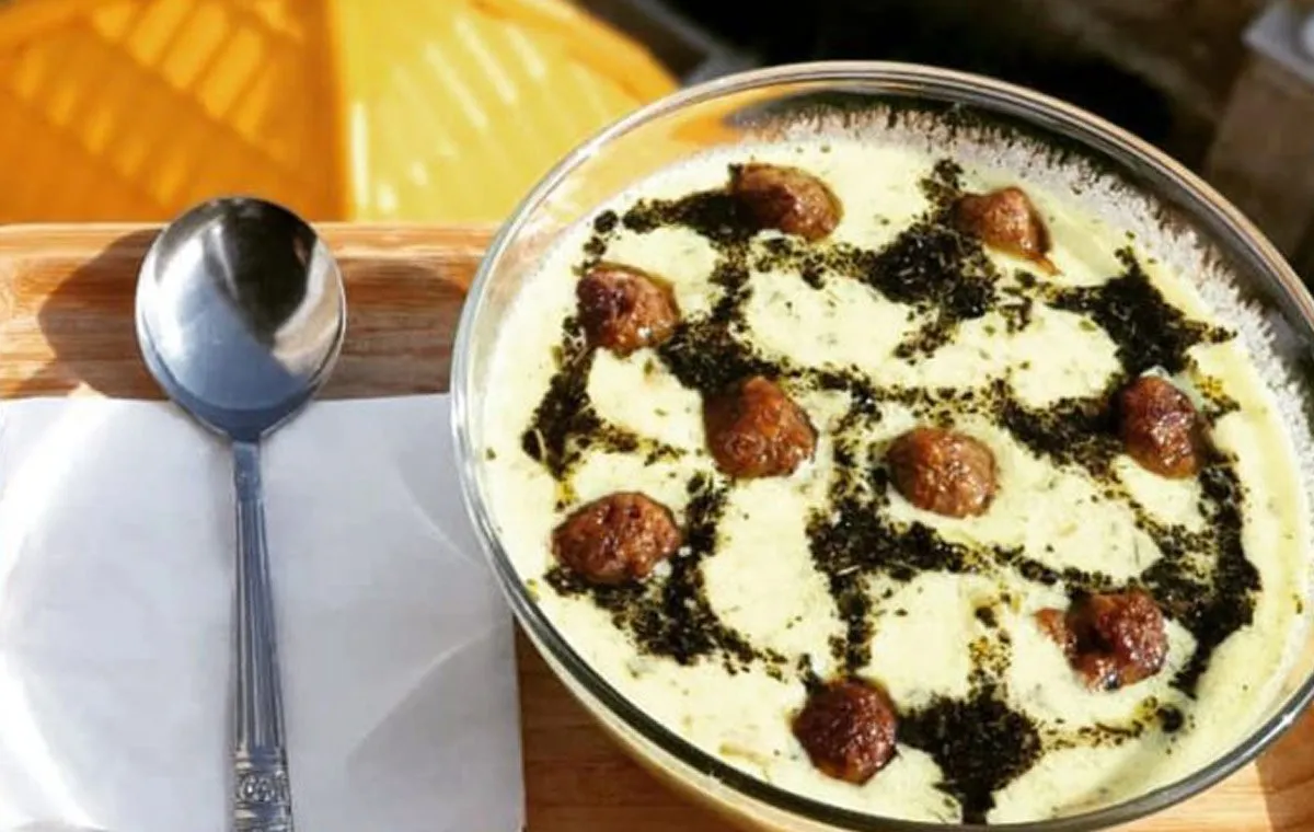 آش دوغ با گوشت قلقلی تبریز