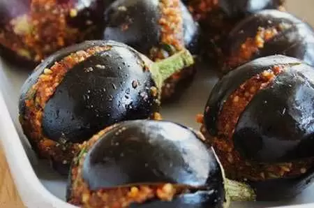 طرز تهیه دلمه بادمجان شکم پر