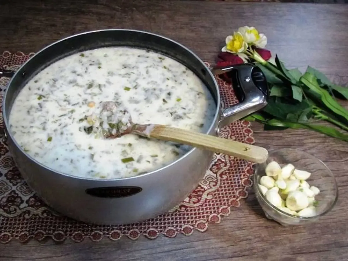 طرز تهیه آش دوغ سرعین
