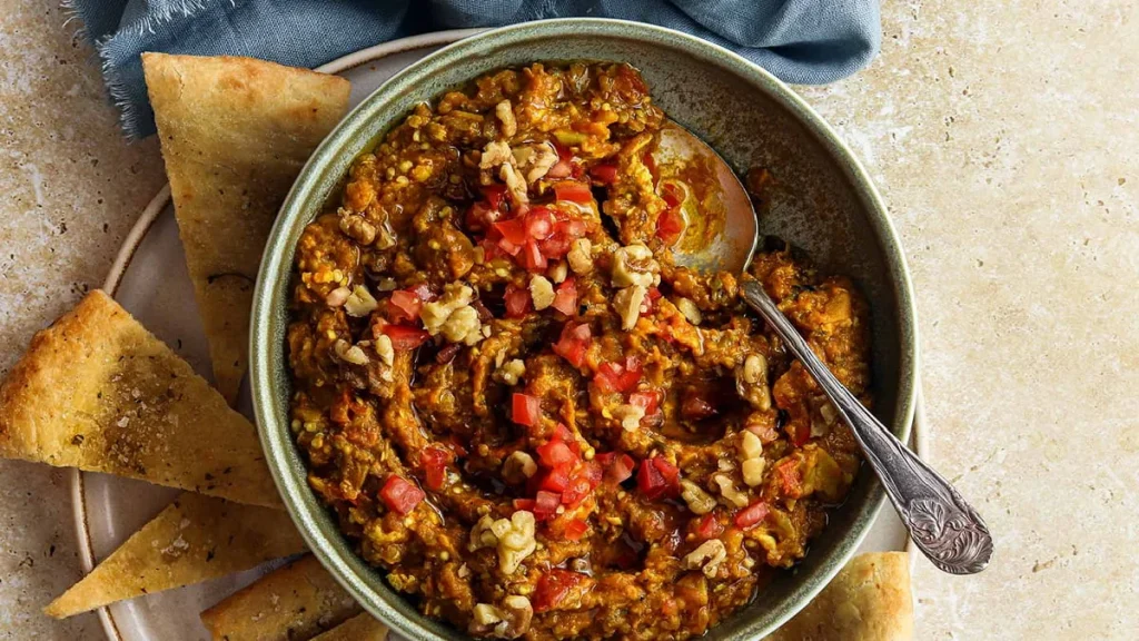 طرز تهیه میرزا قاسمی با گردو