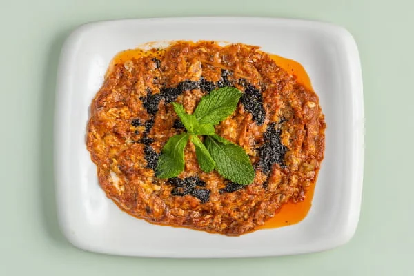 طرز تهیه میرزا قاسمی با گوجه