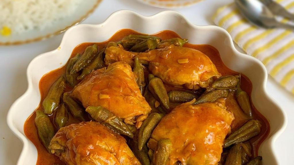 طرز تهیه خوراک بامیه با مرغ