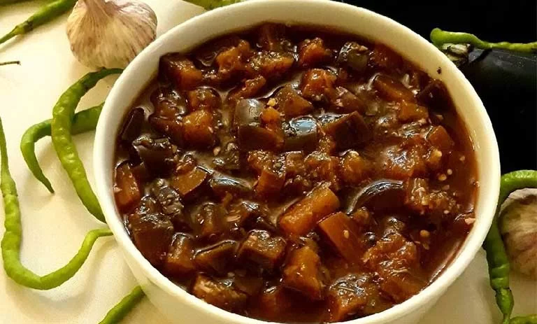 ترشی بادمجان شمالی با رب انار؛ طعمی ملس و بی‌نظیر
