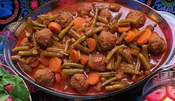 طرز تهیه خوراک لوبیا سبز با گوشت قلقلی