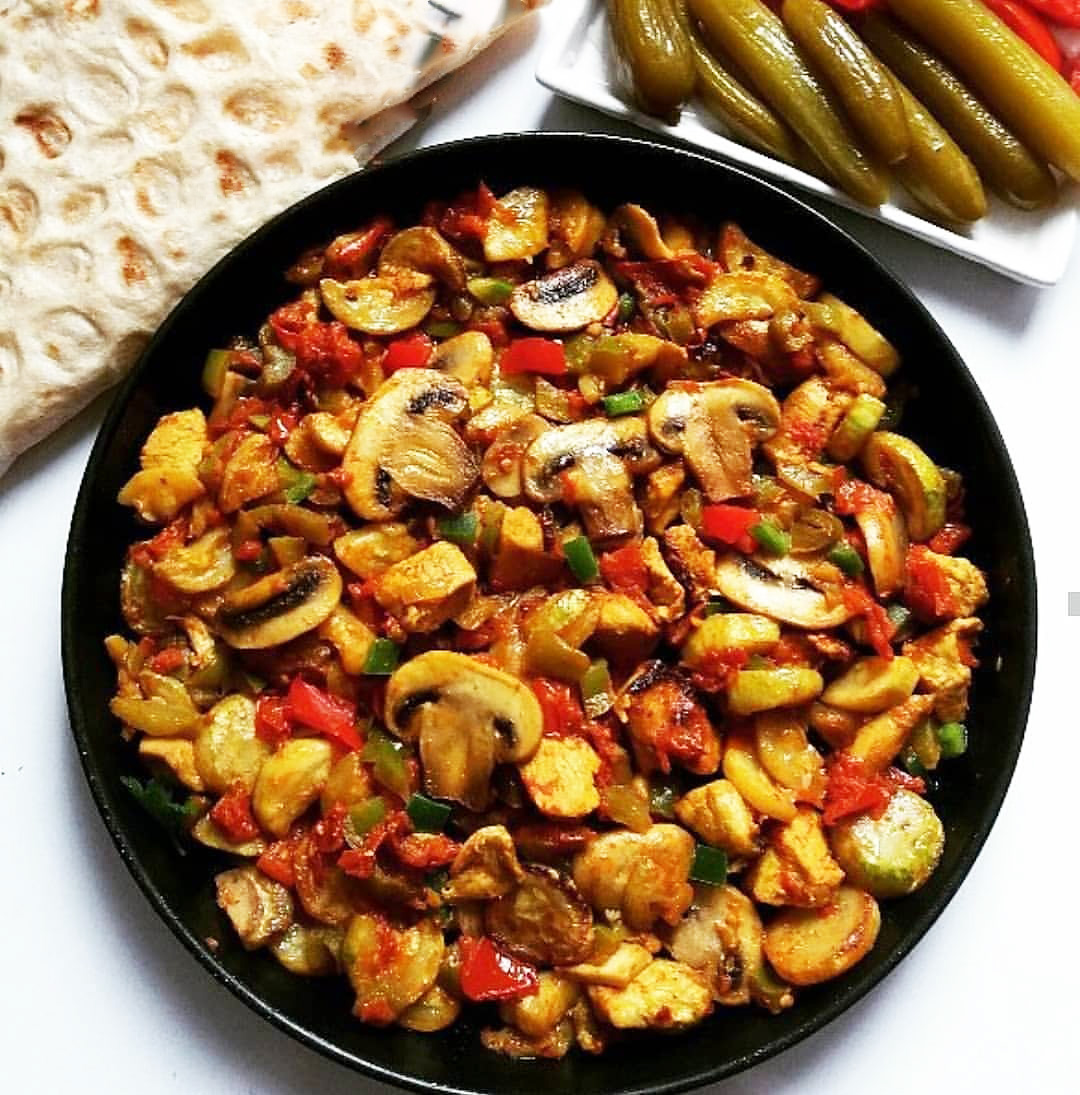 خوراک دل مرغ با سیب زمینی و قارچ