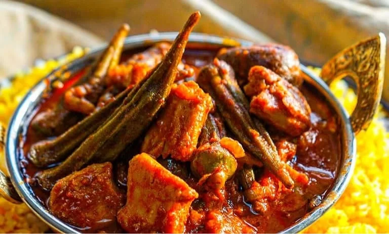 تاس کباب با بامیه و مرغ
